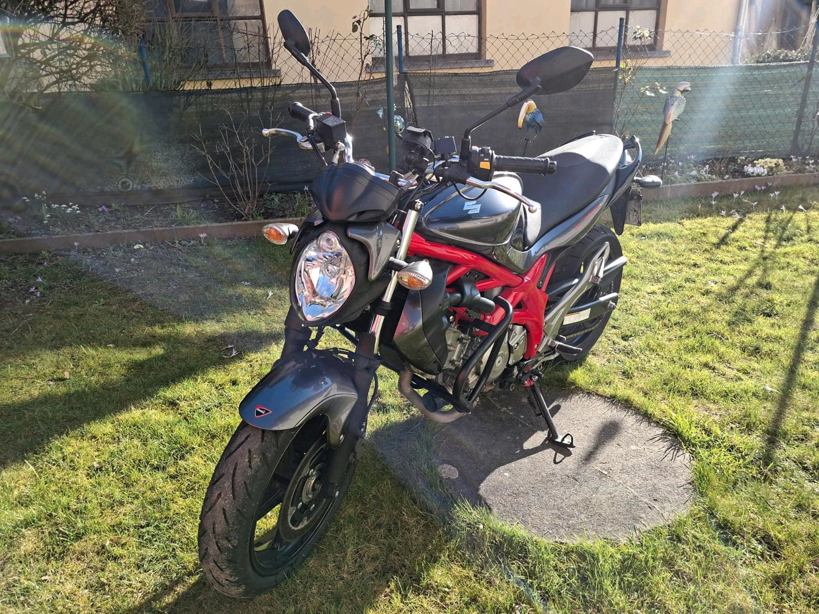 Suzuki Gladius ABS SFV650A 3.850 € VB